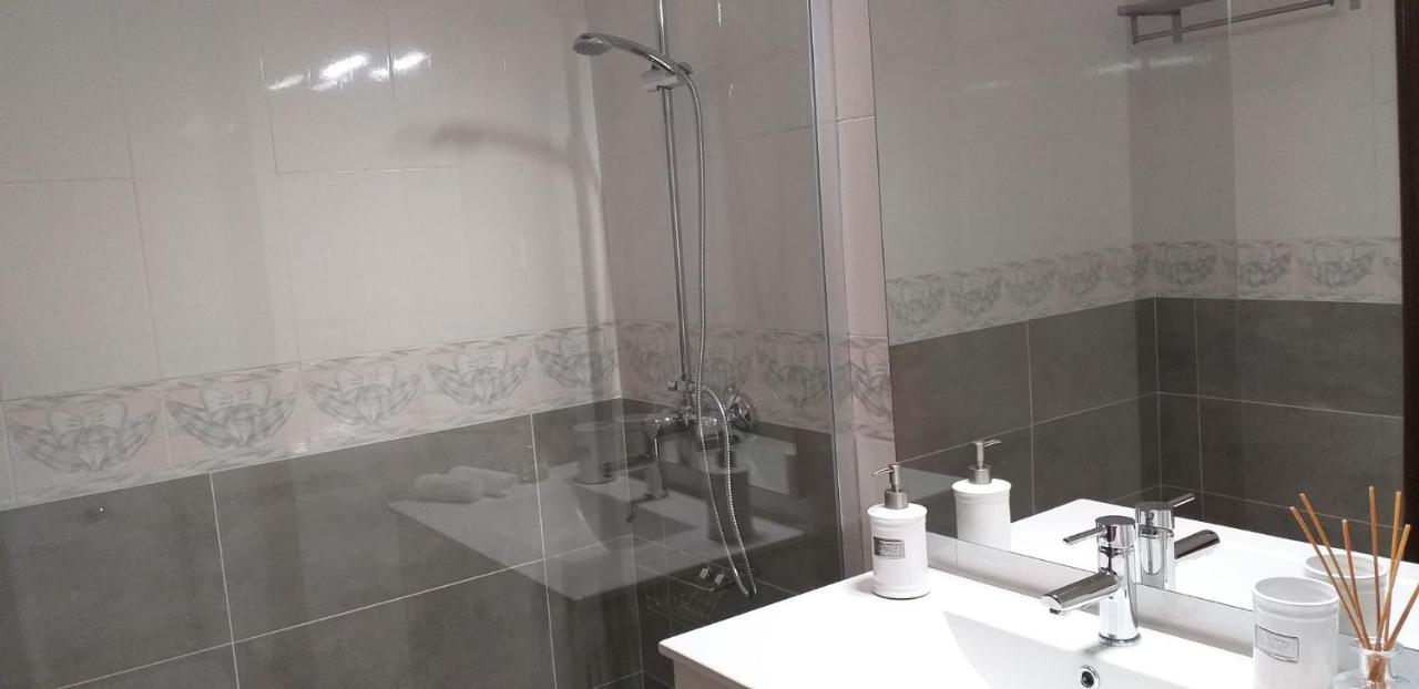 Pretty Sunny Guest Apartment Lagos Exterior foto